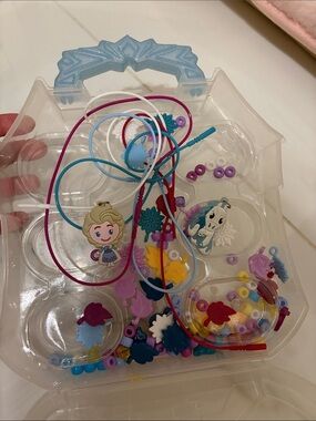 Disney frozen Charm Jewelry Kit - Light Blue, Pink, Purple